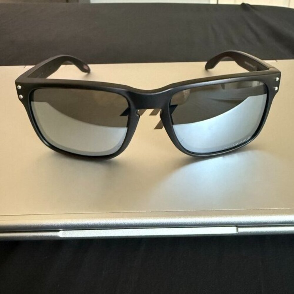 OO9102 Oakley Holbrook Matte Black Frame Prizm Polarized Reflective Silver Lens - Picture 8 of 8